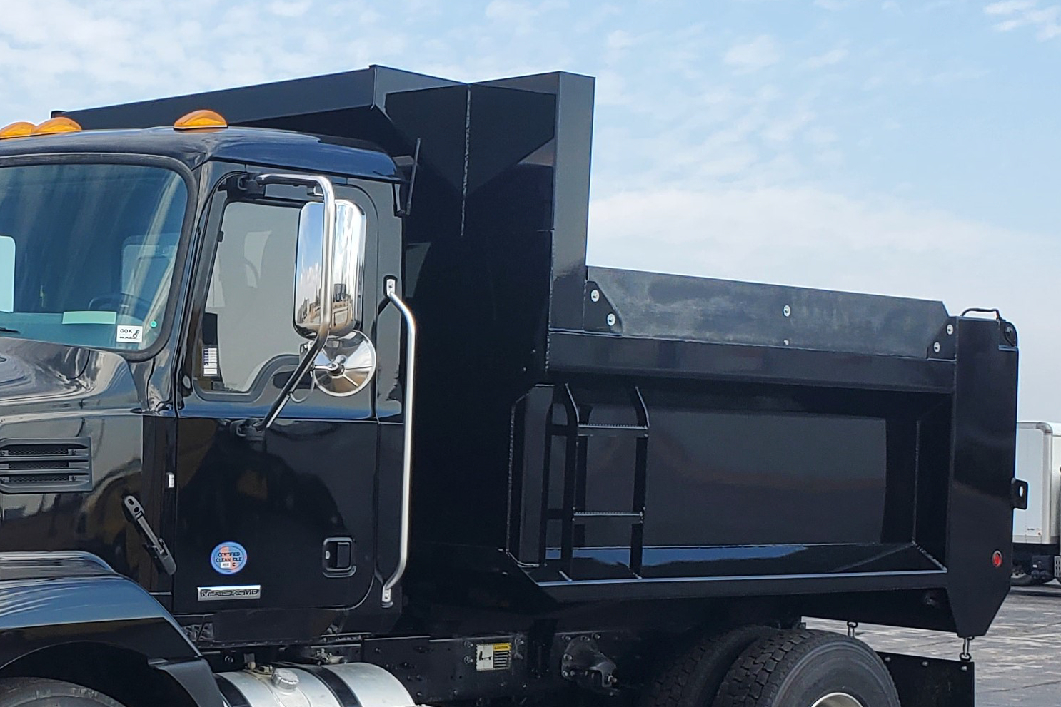 Cross Country CCMD-S 10' Dump Body with Straight Gate - image 1 of 2