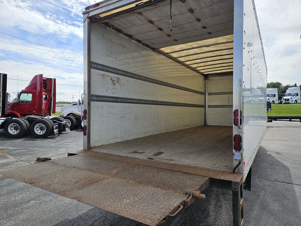 2018 HINO 195 H8210U - image 6 of 6
