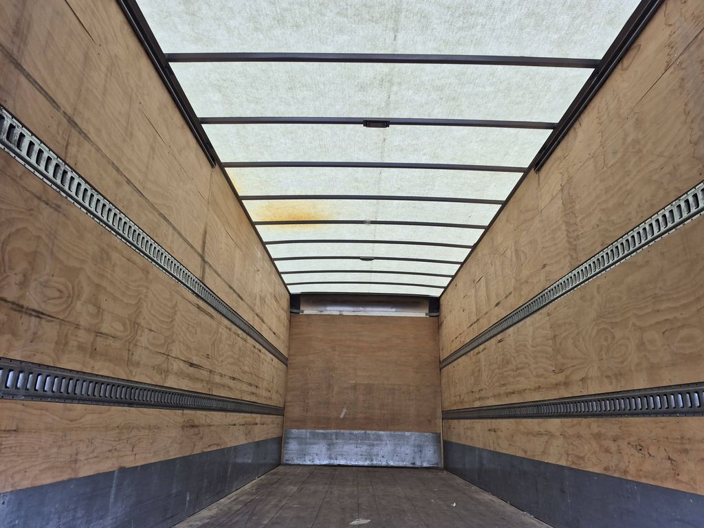 2019 HINO 268A H73874U - image 4 of 6