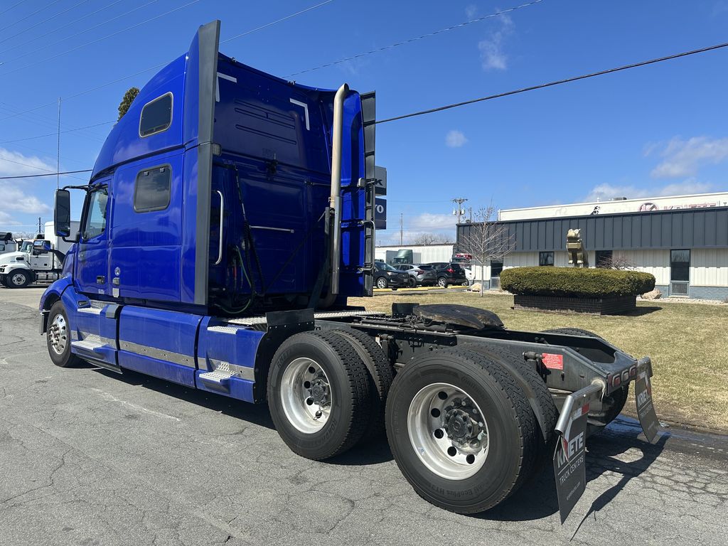 2020 VOLVO VNL64T860 V216114U - image 3 of 6