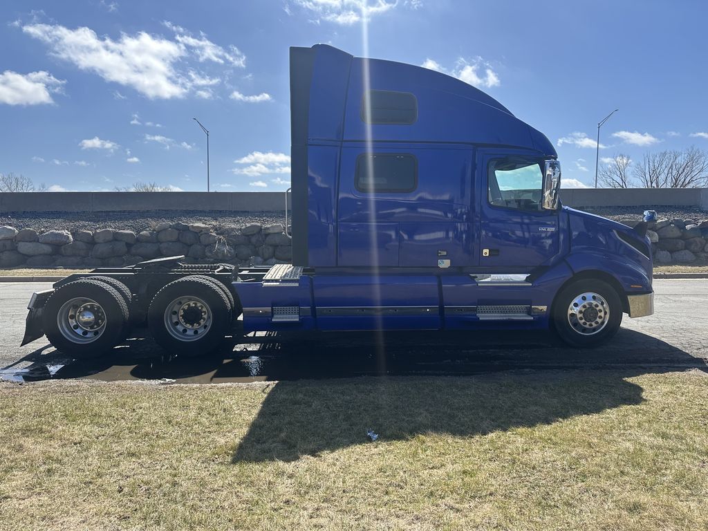 2020 VOLVO VNL64T860 V216114U - image 6 of 6