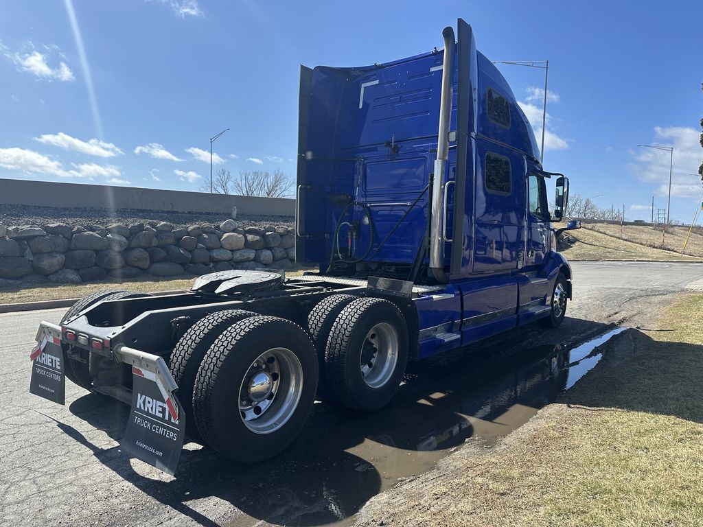 2020 VOLVO VNL64T860 V216114U - image 4 of 6