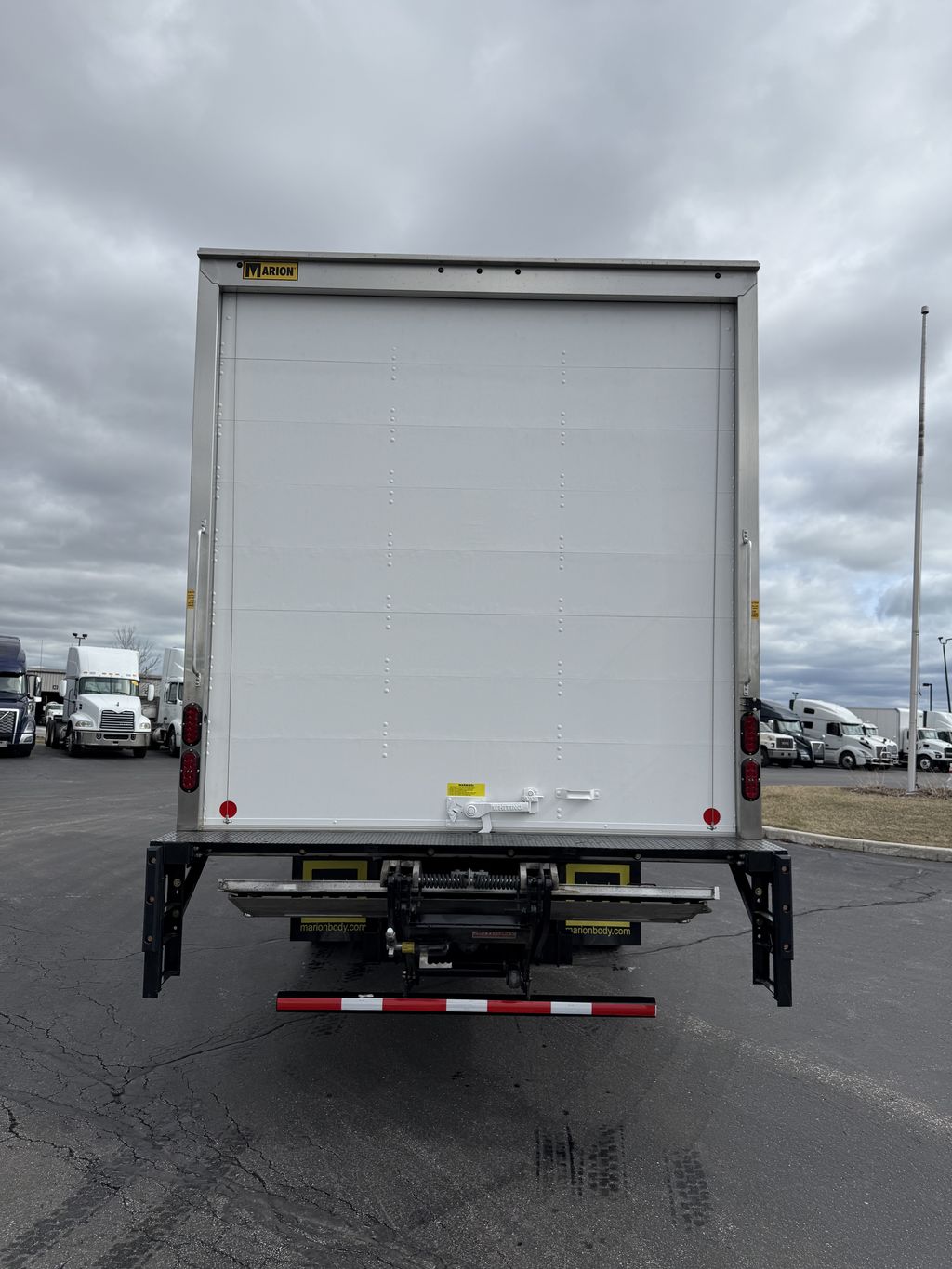 2025 ISUZU FTR IZ02888 - image 4 of 6