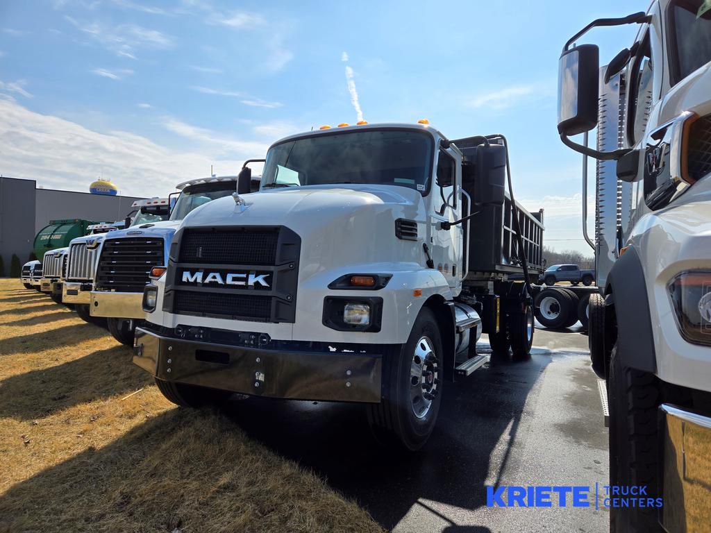 2025 MACK MD742 MMD076118 - image 1 of 6