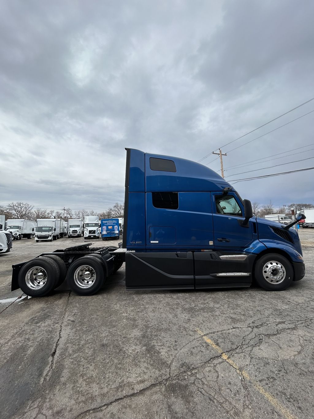2025 VOLVO VNL64T860 696039 - image 6 of 6