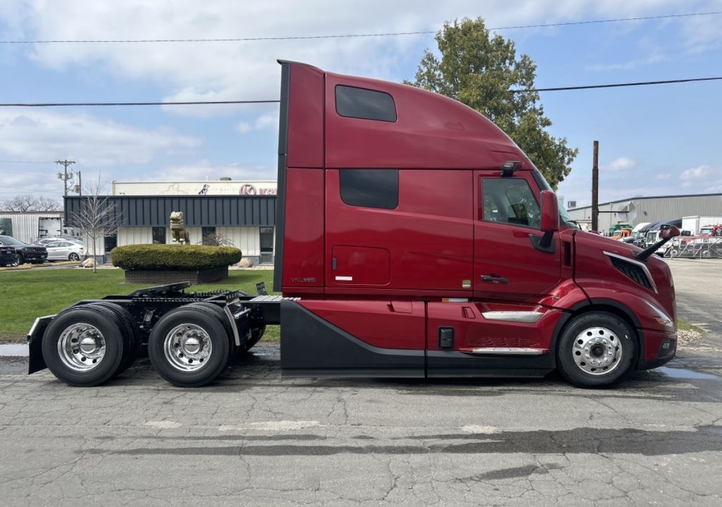 2025 VOLVO VNL64T860 696092 - image 6 of 6