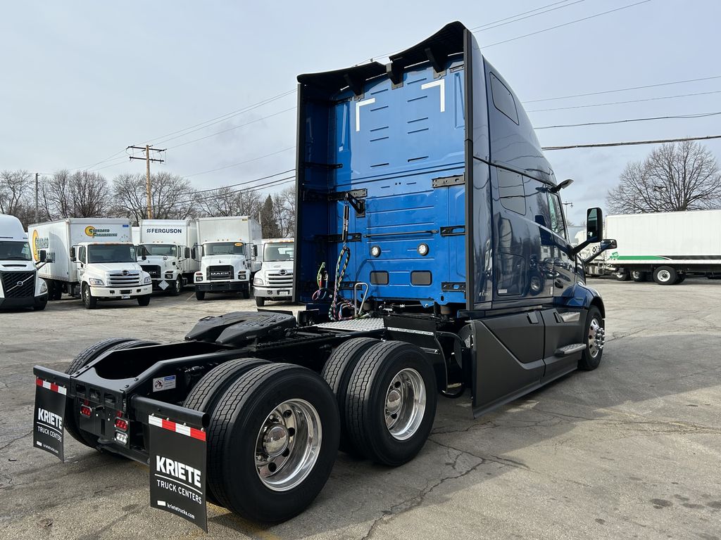 2025 VOLVO VNL64T860 696041 - image 5 of 6