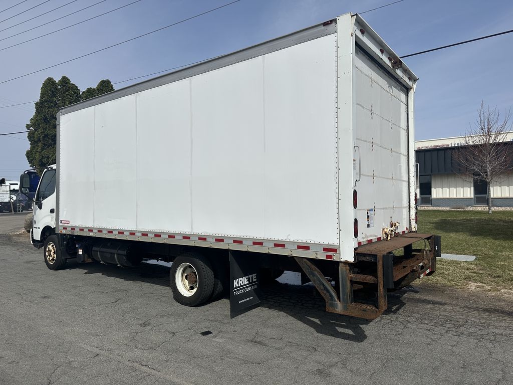 2018 HINO 155 H7067U - image 3 of 6