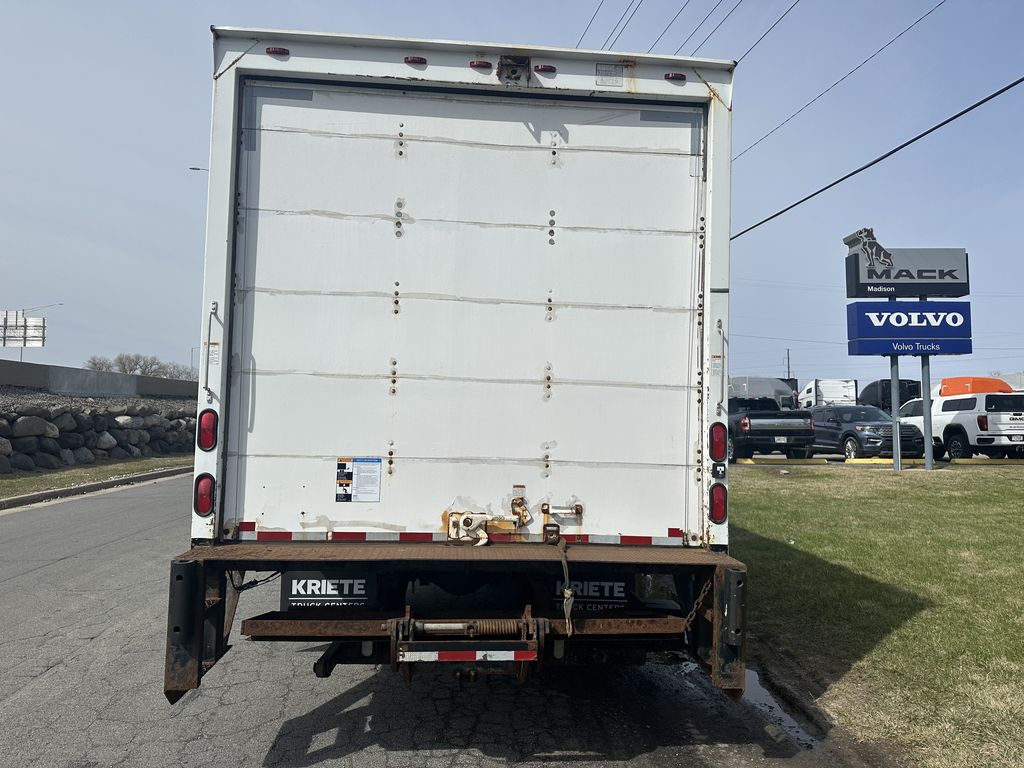 2018 HINO 155 H7067U - image 4 of 6