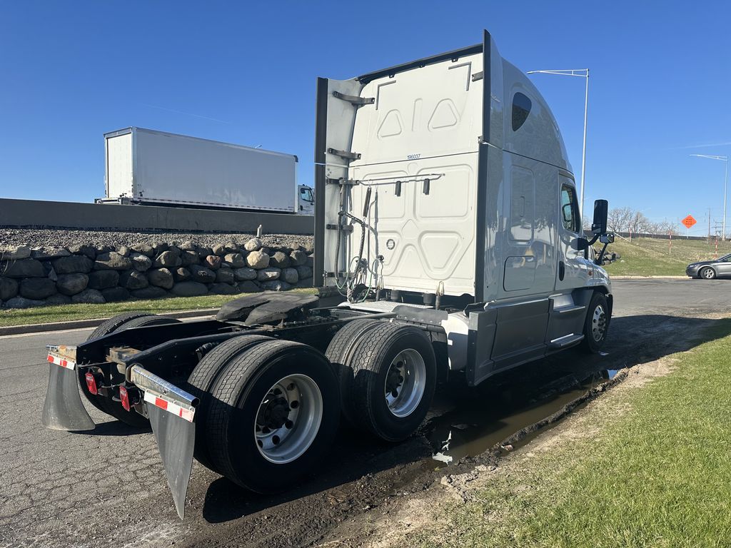 2019 FREIGHTLINER CASCADIA 125 FR7910U - image 5 of 6