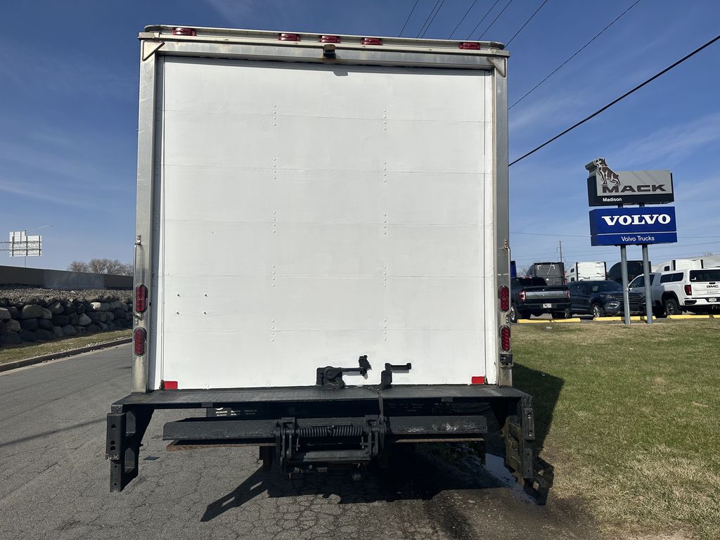 2019 HINO 155 H9995U - image 4 of 6