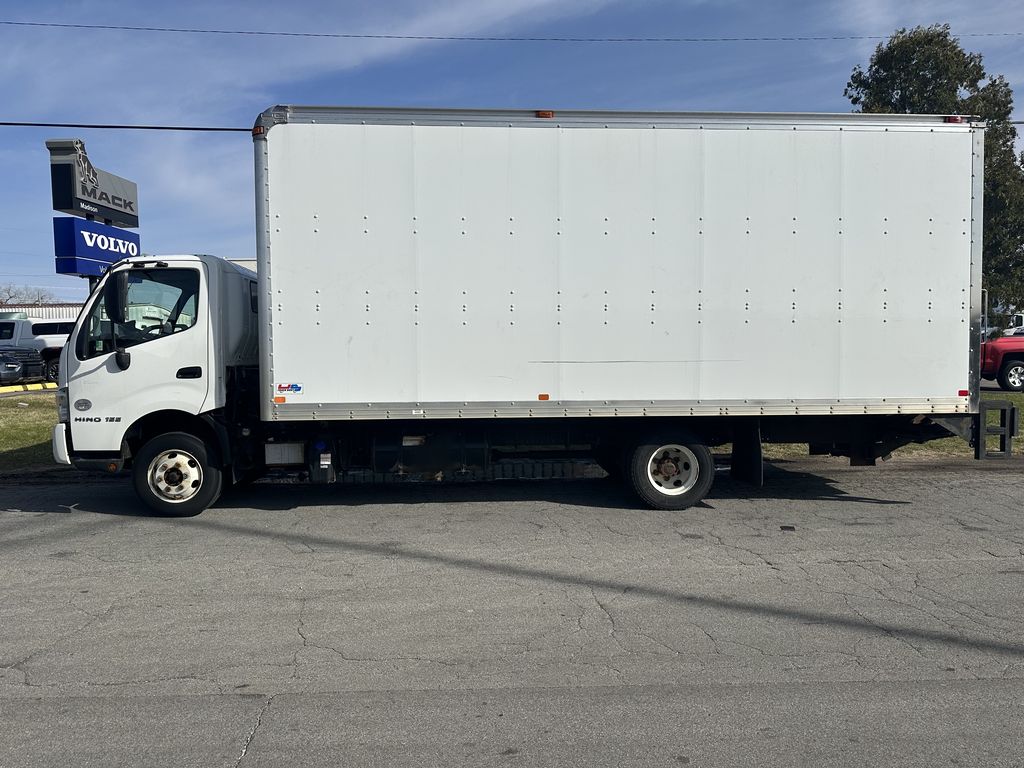 2019 HINO 155 H9995U - image 2 of 6