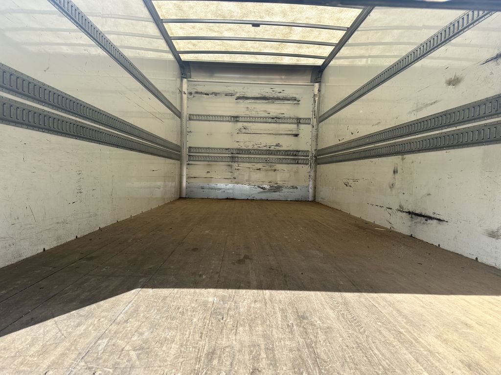 2019 HINO 155 H9995U - image 5 of 6