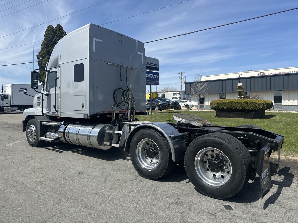 2019 MACK ANTHEM MAC10860U - image 3 of 6