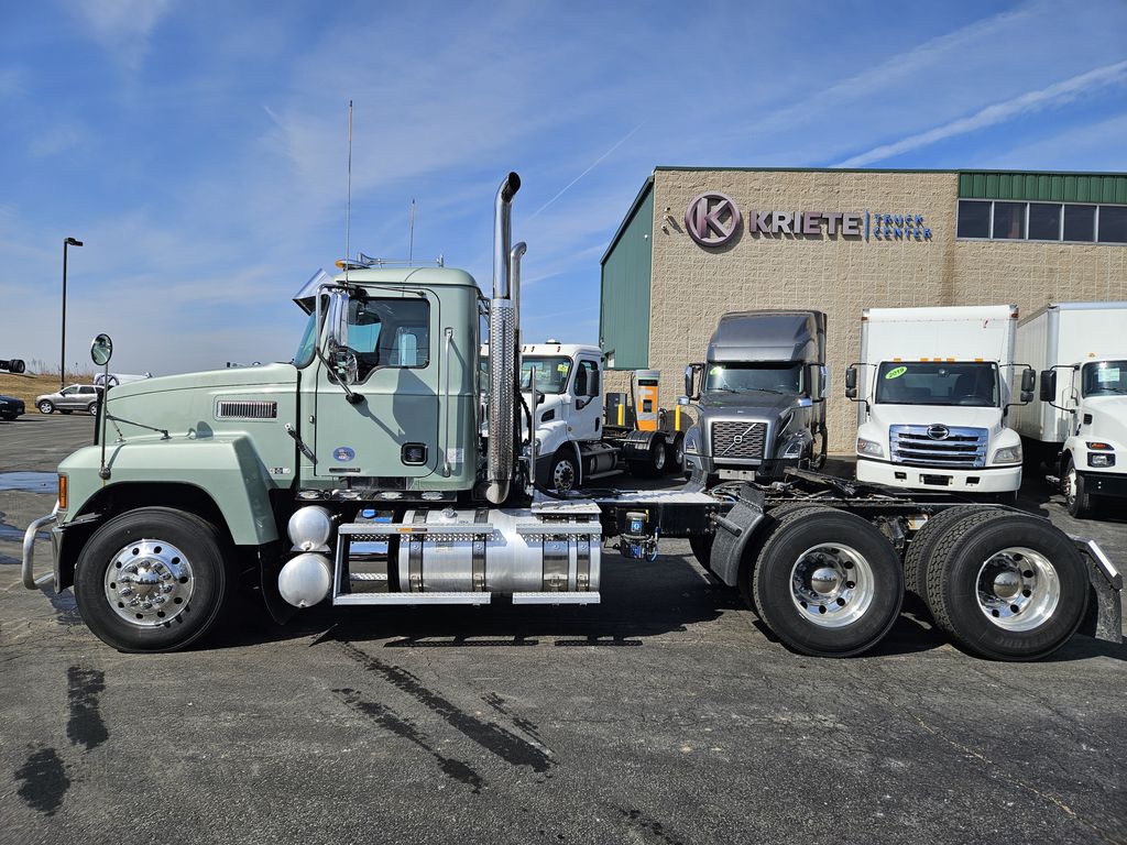 2020 MACK PI64T MAC4507U - image 2 of 6
