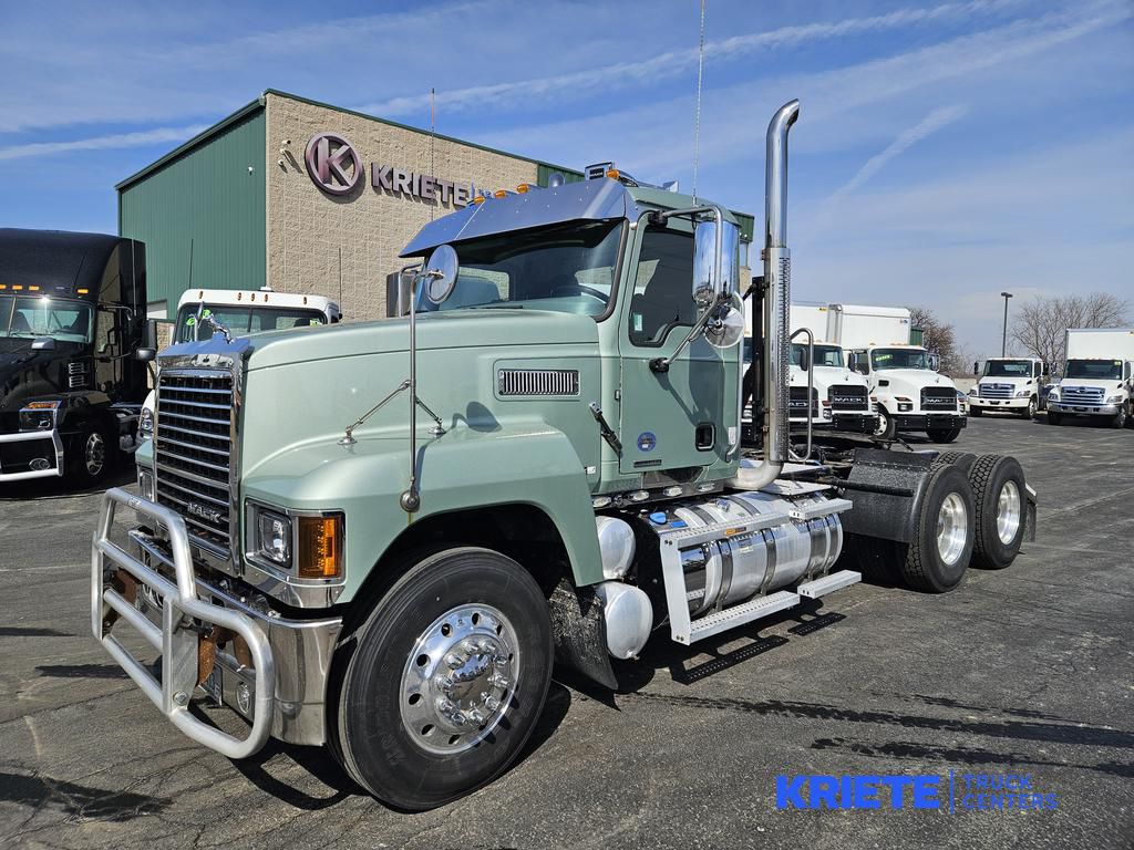 2020 MACK PI64T MAC4507U - image 1 of 6