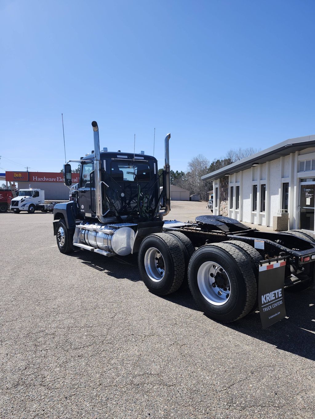 2021 MACK PI64T MAC8179U - image 3 of 6