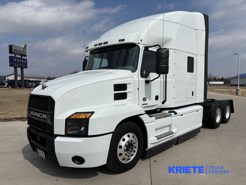 2022 MACK AN64T MAC30030U - image 1 of 6